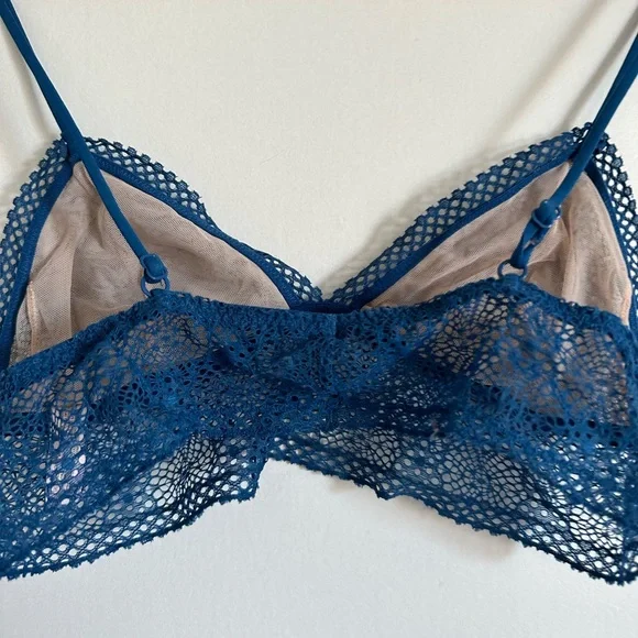Victoria’s Secret Blue Lace Longline Unpadded pretty Dainty Bralette Size Medium - Picture 3 of 6